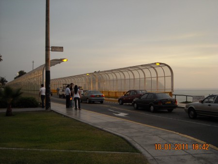PUENTE EN MIRAFLORES